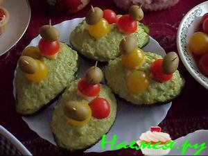 «Лодочки» из авокадо