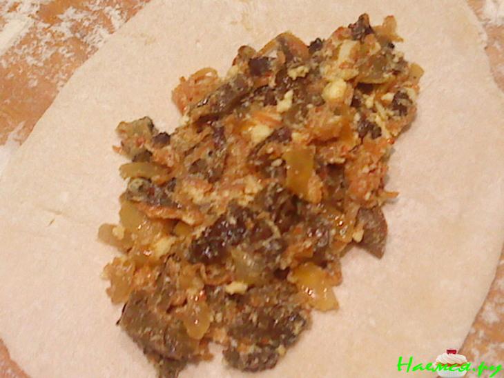 Жареные пирожки с грибами и яйцами