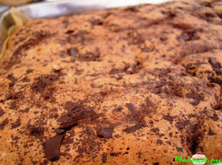 Пирог с вишней и шоколадом