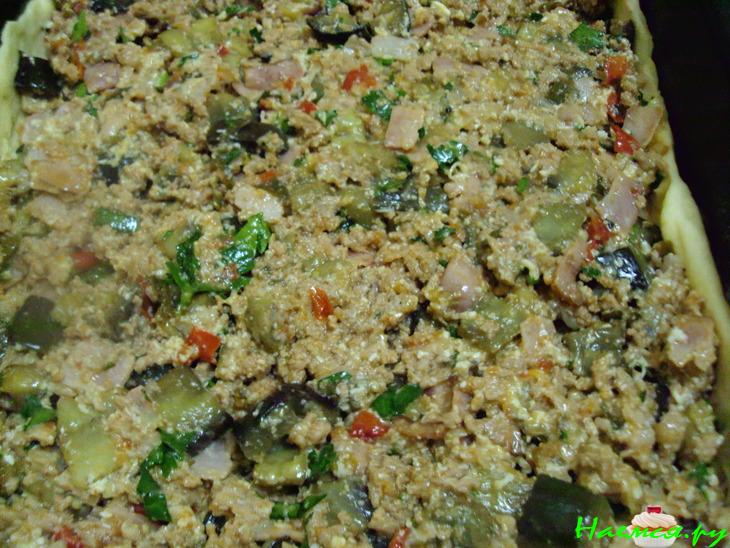 Пирог мясной с овощными нотками