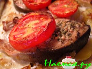 Лосось запеченный с картофелем