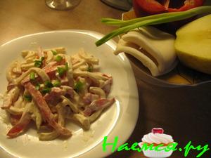 Салат с кальмарами и зеленым яблоком Салат с кальмарами и зеленым яблоком