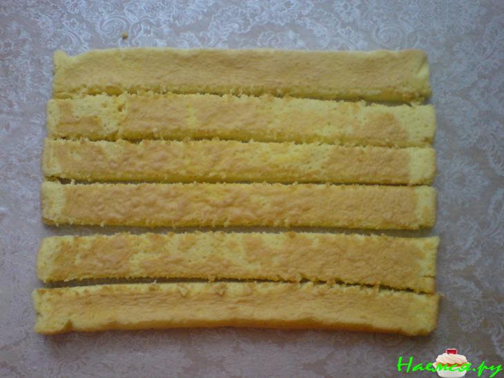 Персиковый бисквитный торт