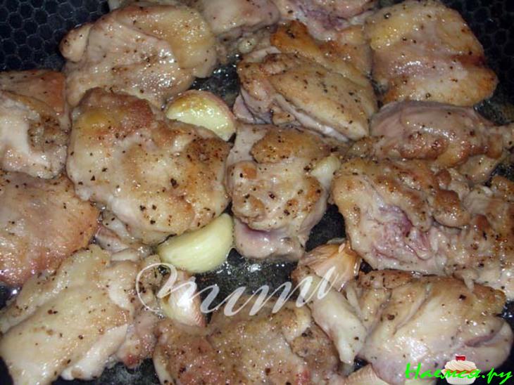 Цыпленок в чесночном соусе