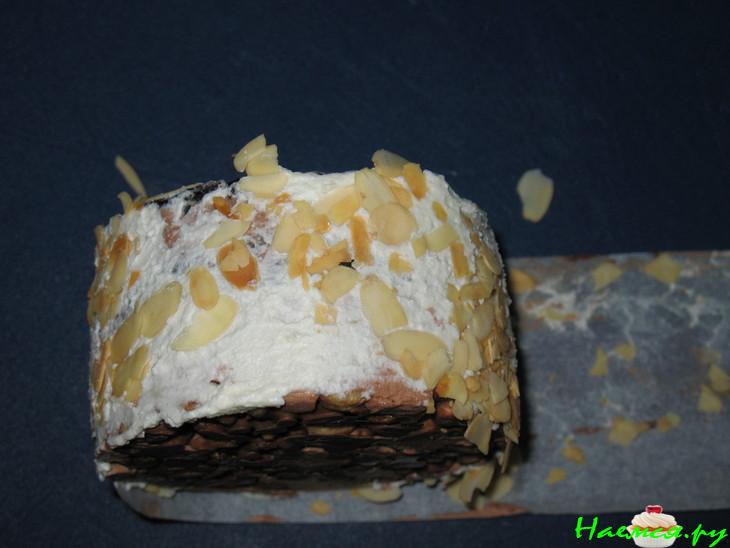 Пирожные с вишней и шоколадом Пирожные с вишней и шоколадом