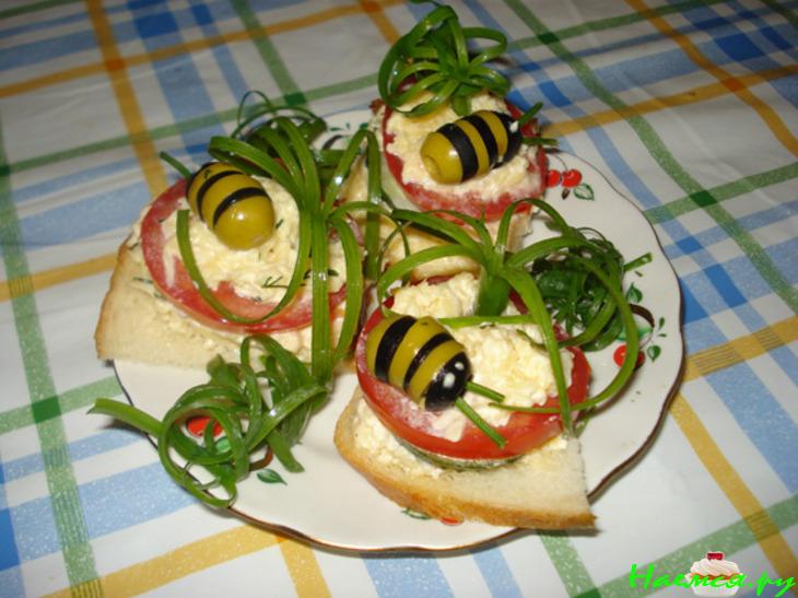 Бутерброды "Пчелки на отдыхе" Бутерброды "Пчелки на отдыхе"