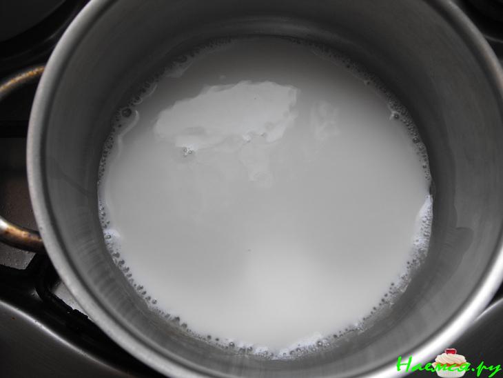 Пирог с вареной сгущенкой