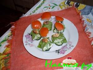 Рулетики из салата с овощами