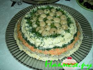 Салатик слоеный "Грибная полянка" Салатик слоеный "Грибная полянка"