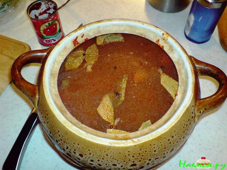 Солянка мясная сборная в горшочке Солянка мясная сборная в горшочке