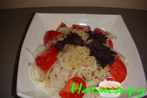 Салат "Весенний" с груцкими орехами