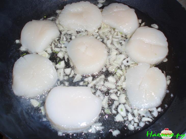 Морской гребешок жареный Морской гребешок жареный