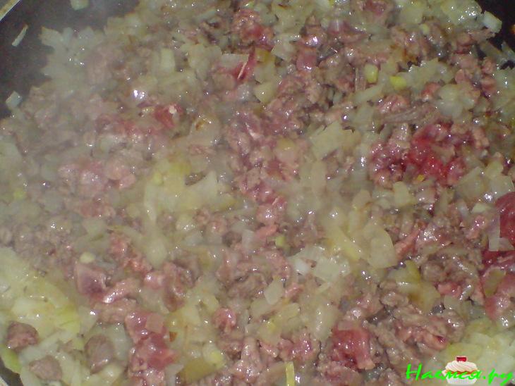 Маффины с "секретом" (с нежным рагу из телятины)