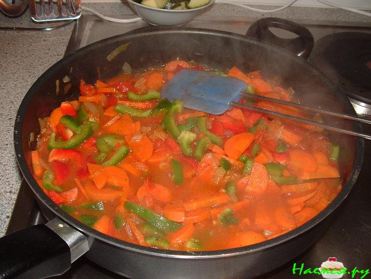 Баклажанное рагу или икра из баклажан