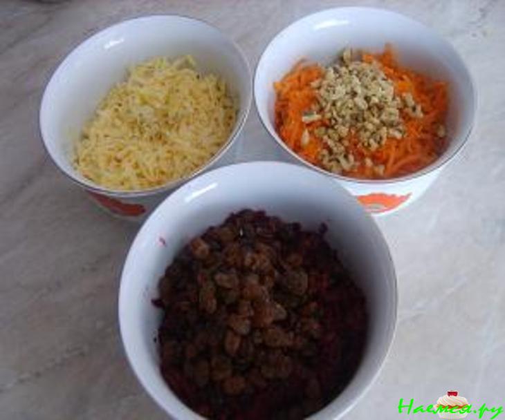 Салат "Любовница" со свеклой и сыром Салат "Любовница" со свеклой и сыром