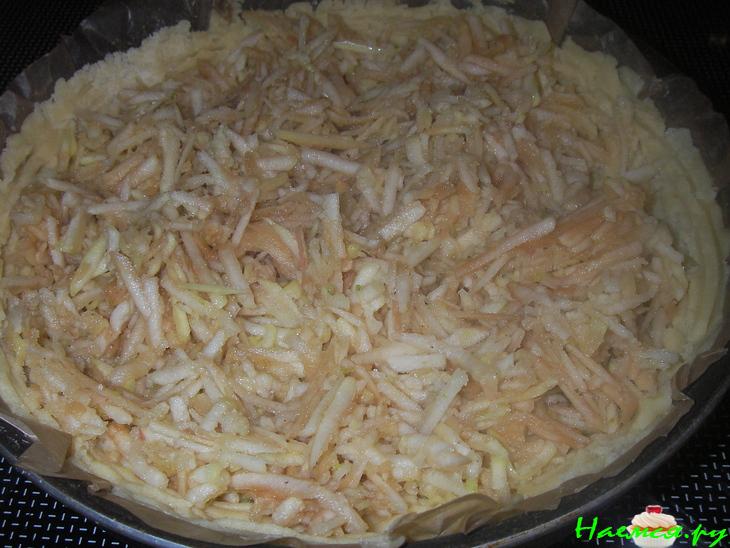 Песочный пирог с яблоками и лаймом