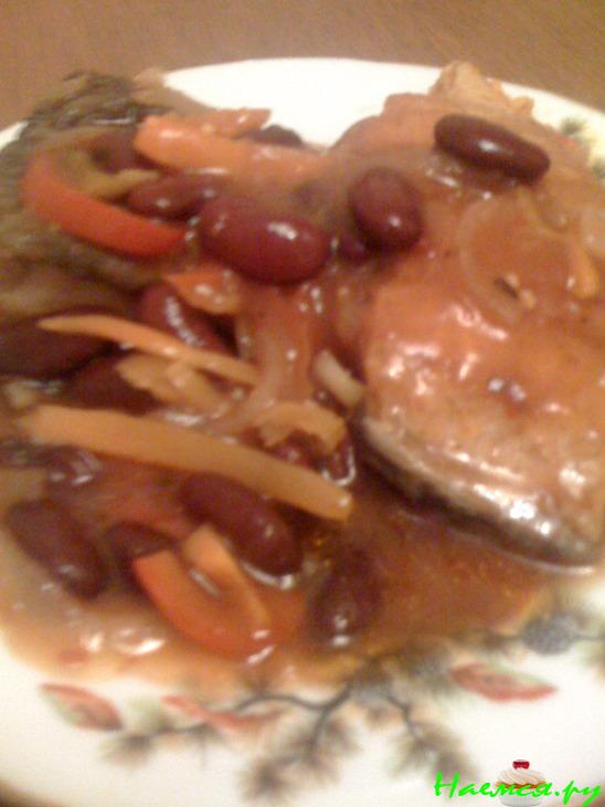 Толстолобик с фасолью под томатным соусом Толстолобик с фасолью под томатным соусом