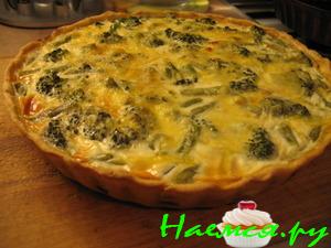 Киш с куриными потрошками, зеленой фасолью и брокколи Киш с куриными потрошками, зеленой фасолью и брокколи