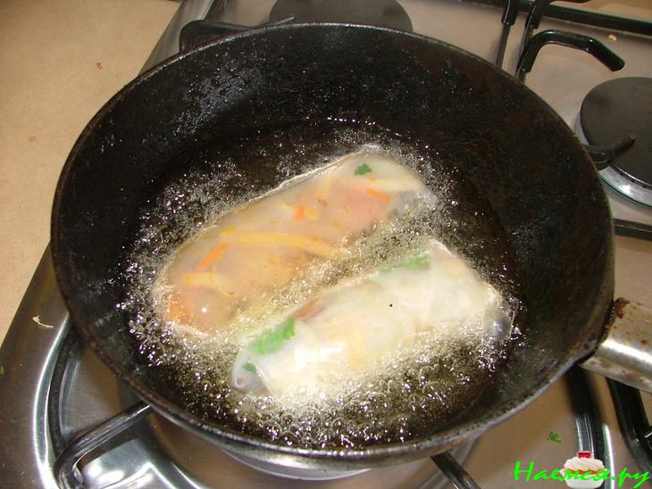 Спринг роллс с горчичным соусом