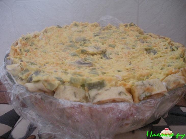 Салат "Шарлотка" с шампиньонами и куриным филе