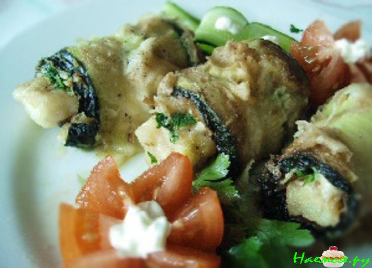 Кабачковые рулетики с рыбой и сыром
