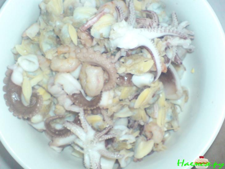 Салат "Огородно-морской коктейль"