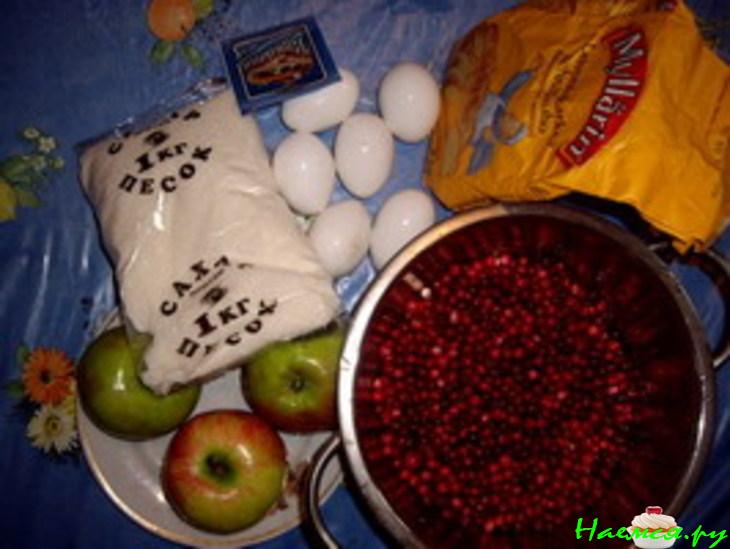 Сладкий пирог с брусникой и яблоками Сладкий пирог с брусникой и яблоками