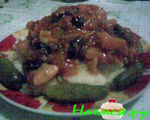 Горшочки с черносливом на любой вкус - с рыбой и куриными бедрышками