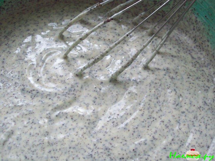 Вишнёво-маковый пирог с творогом и посыпкой "Штрейзель" 