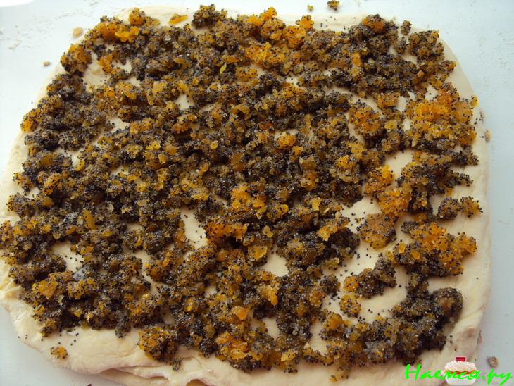 Пирог с курагой, маком и орехами по мотивом братиславского рулета