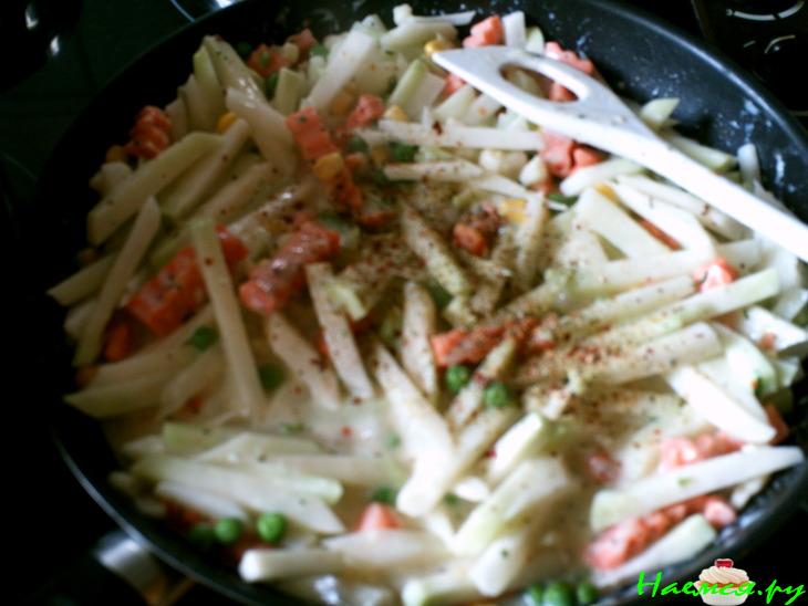 Запеканка из рыбы с макаронами и овощами Запеканка из рыбы с макаронами и овощами