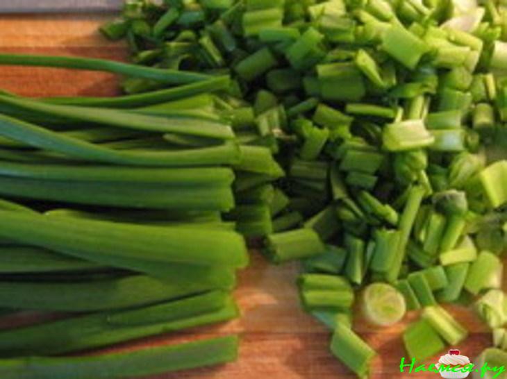 Пирог с зеленым луком и яйцом с рисом