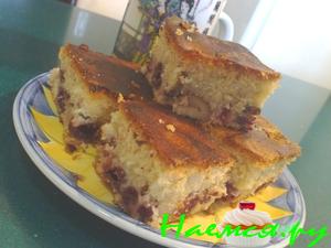 Вишневый пирог с орешками