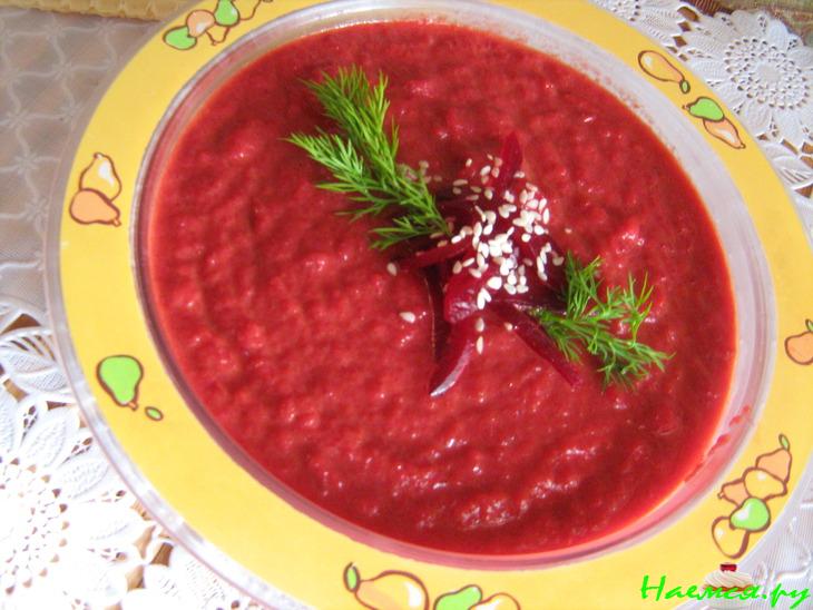 Нежный свекольно-гранатовый суп-пюре