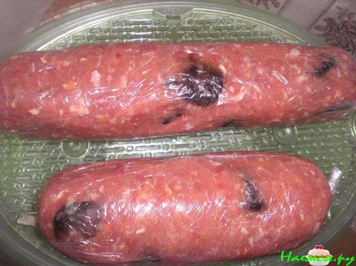 Рулет из индейки с черносливом