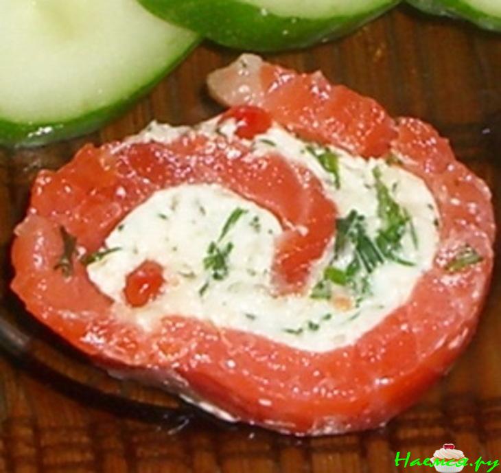 Закусочный рулет из красной рыбы