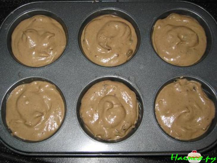 Кексы с халвой и изюмом