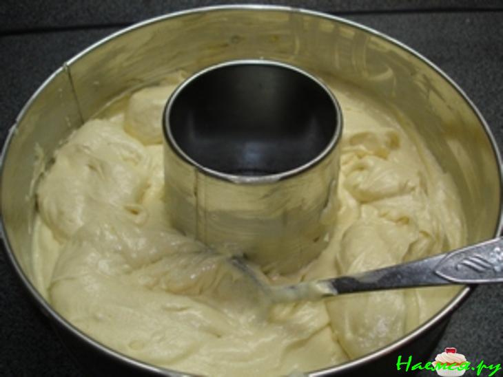 Сливовый пирог с ореховой посыпкой Сливовый пирог с ореховой посыпкой