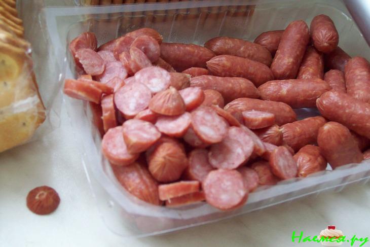 Закуска на крекерах