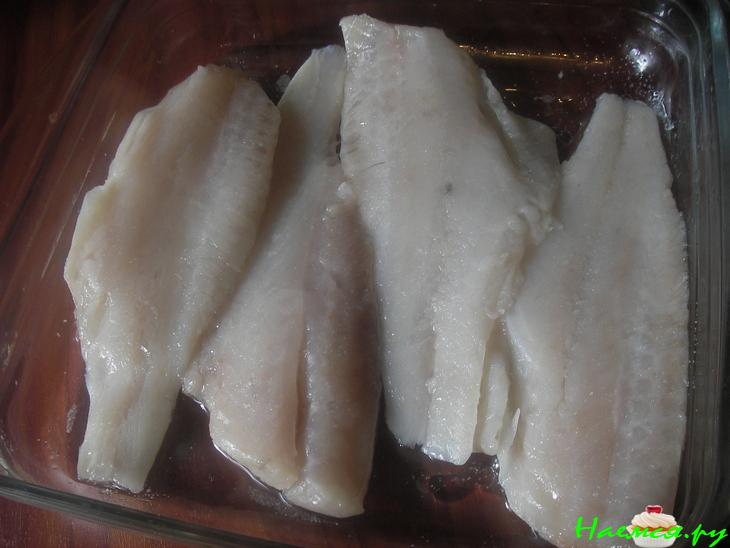 Морской окунь со сметаной и лаймом