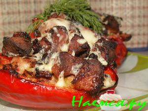 Перец, фаршированный индейкой и кабачками Перец, фаршированный индейкой и кабачками