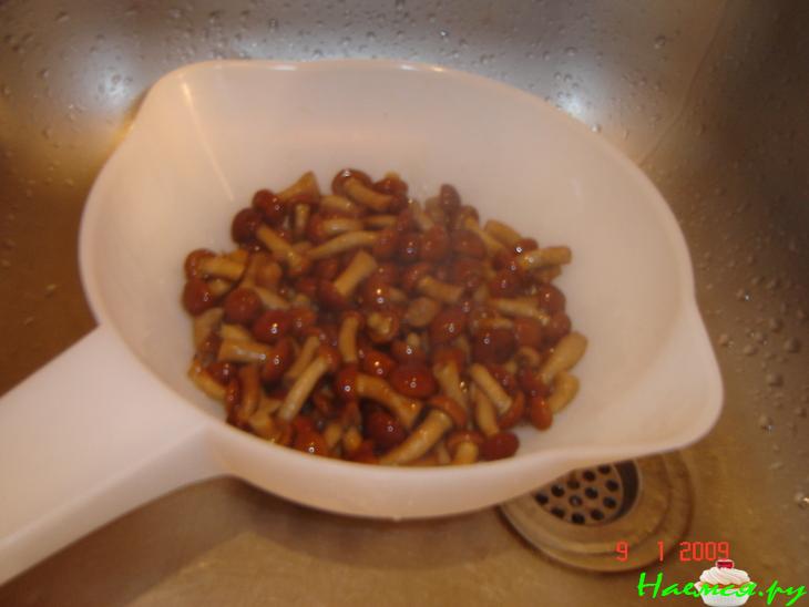 Салат с опятами и айвой "Экспромт"