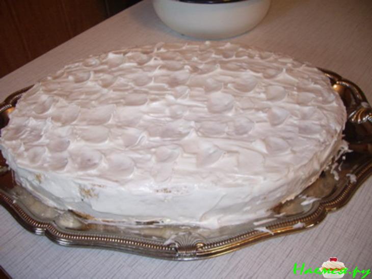 Торт бисквитный "Праздничный" с суфле и белковым кремом