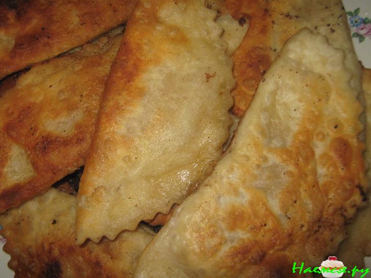 Чебуреки с ветчиной и сыром