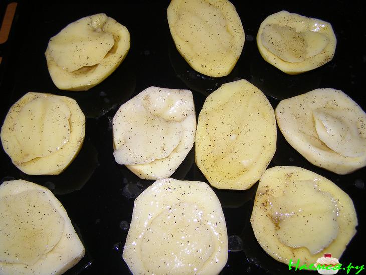 Картофельные лодочки с печёнкой