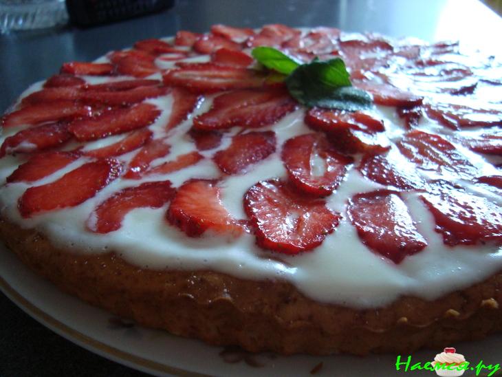 Торт с клубничкой