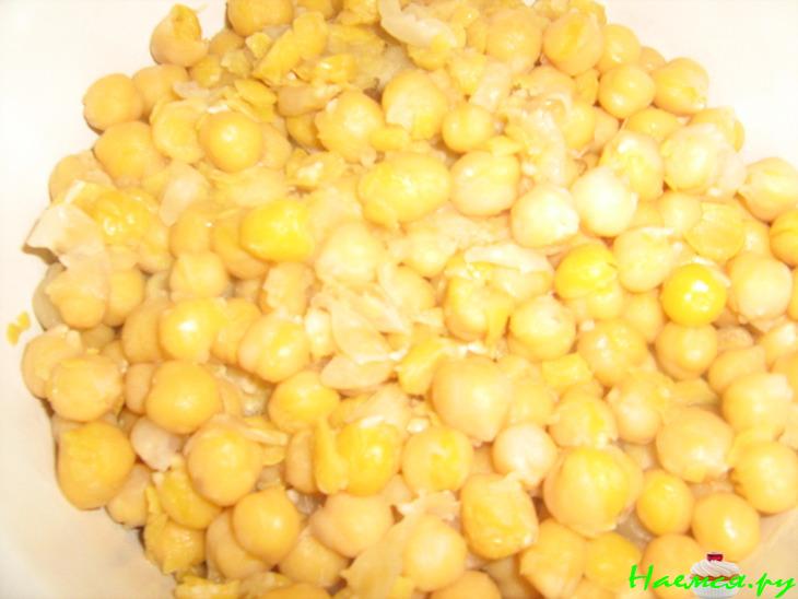 Паштет из нута с печеным чесноком