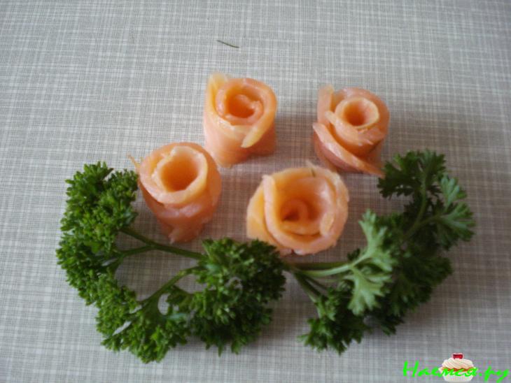 Молодой картофель со сметанным соусом