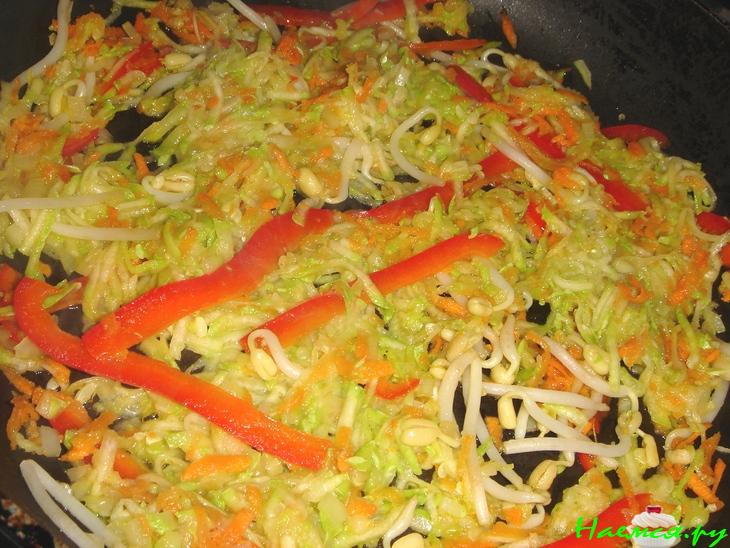 Овощи с пастой Сомен - "Ясай Яки Сомен"