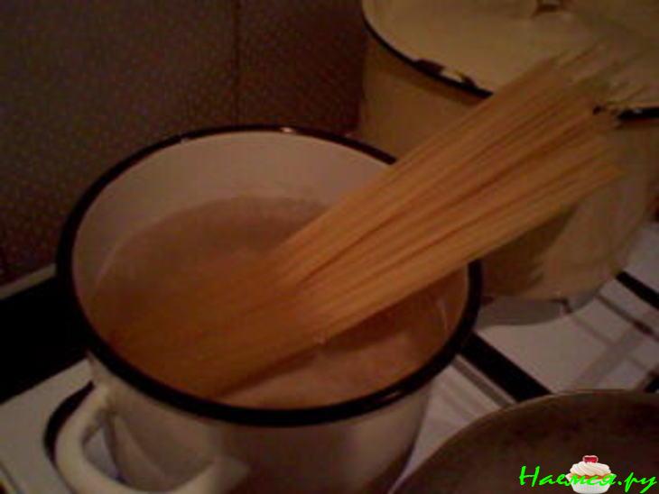 Спагетти с грибочками и сыром